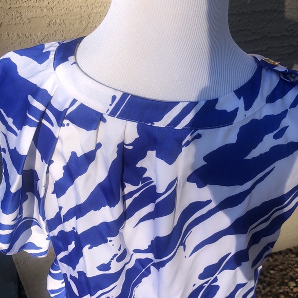 NWT! Michael Kors Sleeveless Blue & White Bold Print Ruffled Pleated Blouse!! - Picture 5 of 11